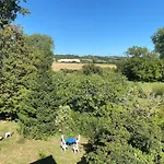 ヴィラ L'atelier, Between Nature And バルヌヴィル・カルトゥレ