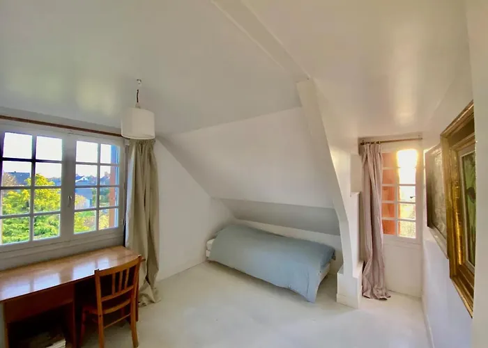 Villa L'atelier, Between Nature And