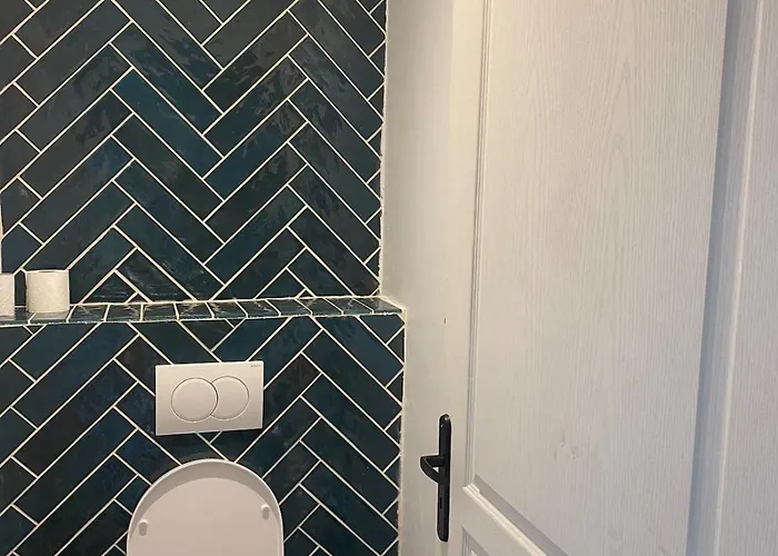 L'atelier, Between Nature And Villa