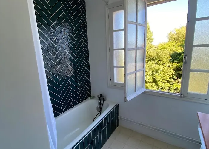 L'atelier, Between Nature And *