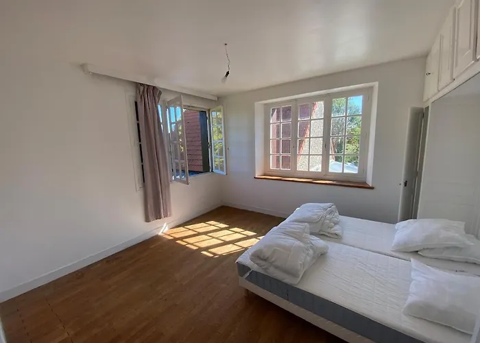 L'atelier, Between Nature And