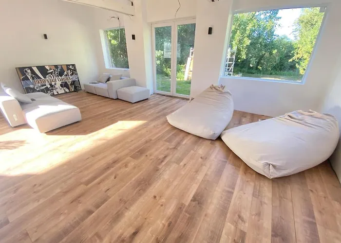 L'atelier, Between Nature And Barneville-Carteret