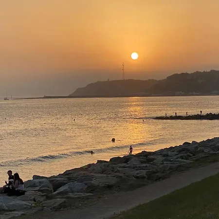 L'atelier, Between Nature And * بارنفيل-كارتريت
