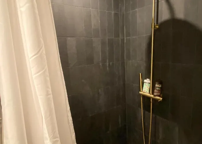 فيلة L'atelier, Between Nature And بارنفيل-كارتريت